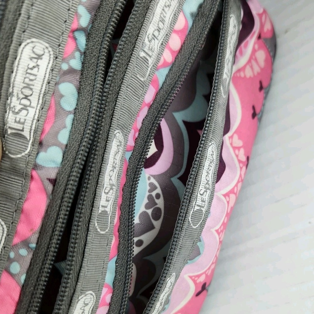 LeSportsac 3 Zipper Wallet Cosmetic Bag Triple Zipper Pink Grey Hearts - Picture 5 of 6